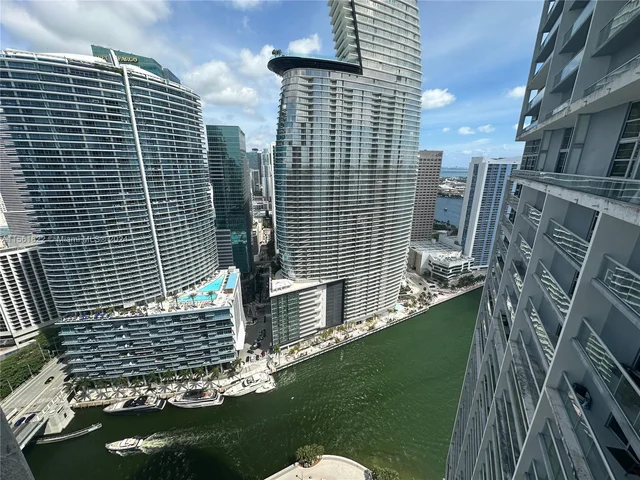 475 Brickell Ave # 4110, Miami FL 33131