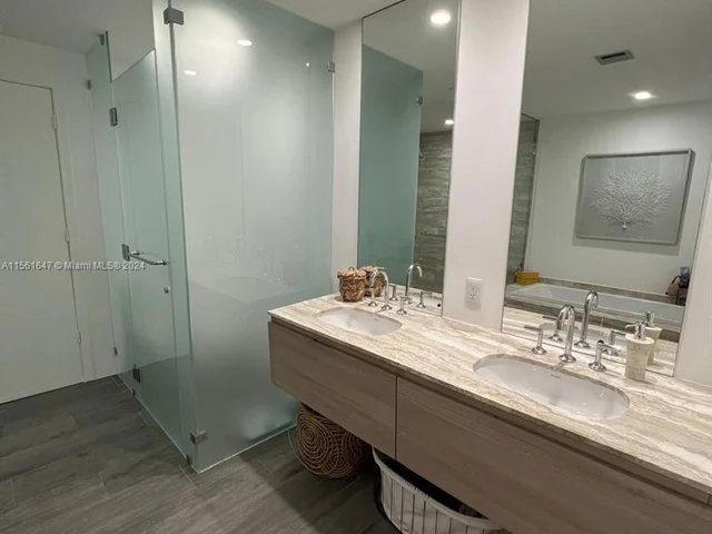 2900 NE 7th Ave # 3408, Miami FL 33137