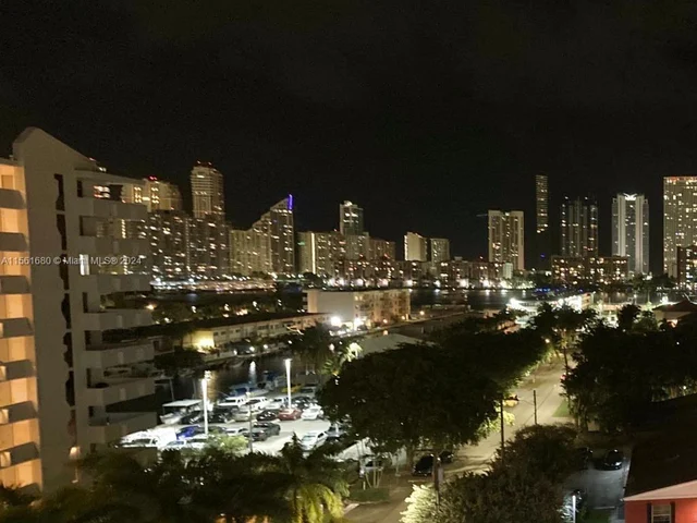 3660 NE 166th St # 816, North Miami Beach FL 33160