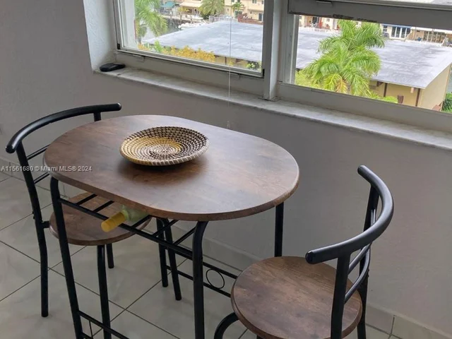 3660 NE 166th St # 816, North Miami Beach FL 33160