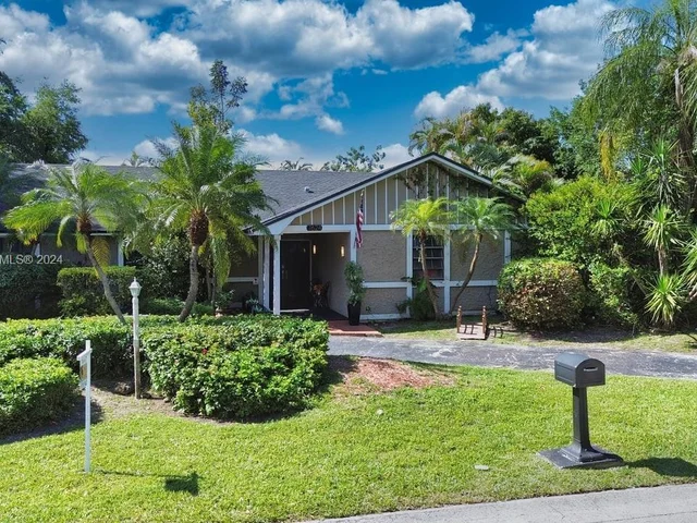 7624 SW 178th Ter, Palmetto Bay FL 33157