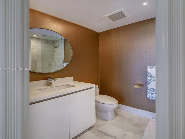 1 Collins Ave # 606, Miami Beach FL 33139