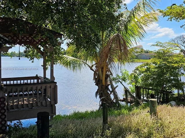 3220 NW 120th Way, Sunrise FL 33323