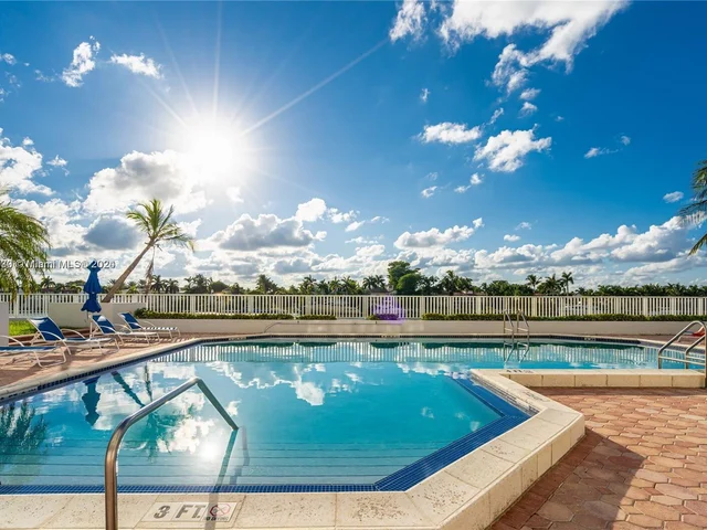 5700 Collins Ave # 11H, Miami Beach FL 33140