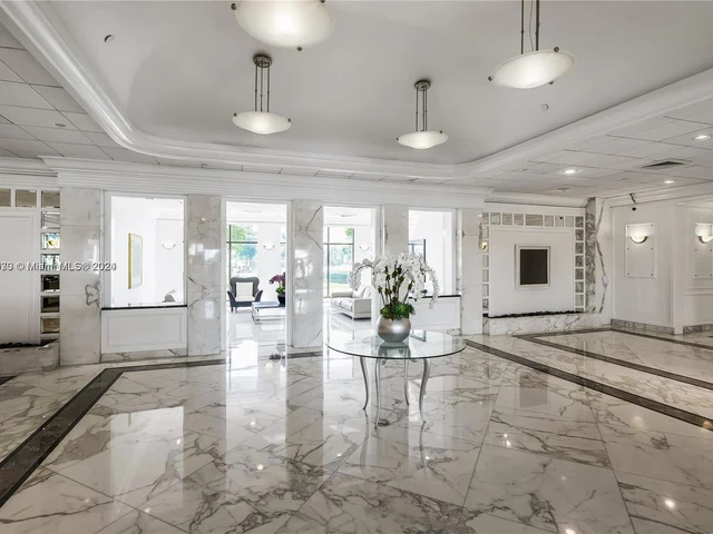 5700 Collins Ave # 11H, Miami Beach FL 33140
