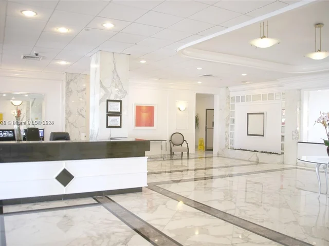 5700 Collins Ave # 11H, Miami Beach FL 33140