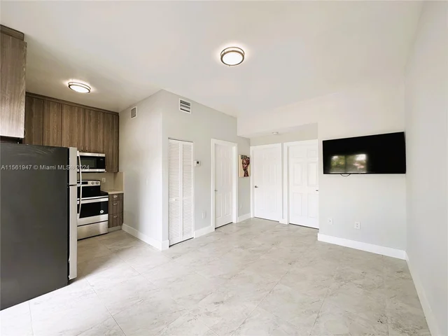 842 SW 14th Ave # 2, Miami FL 33135