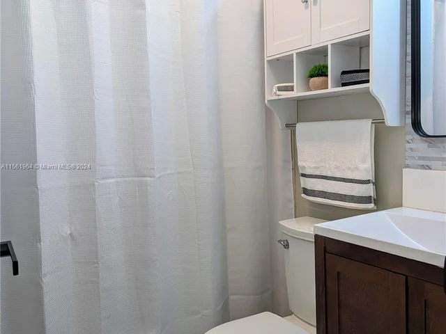 5601 NW 15th St # 3, Lauderhill FL 33313