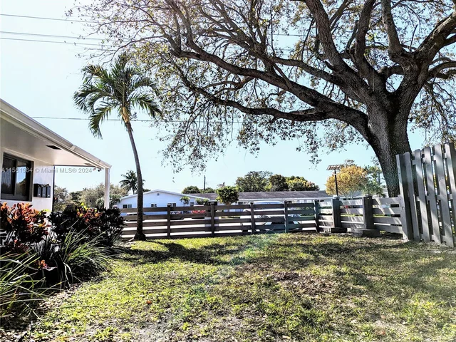 5601 NW 15th St # 3, Lauderhill FL 33313