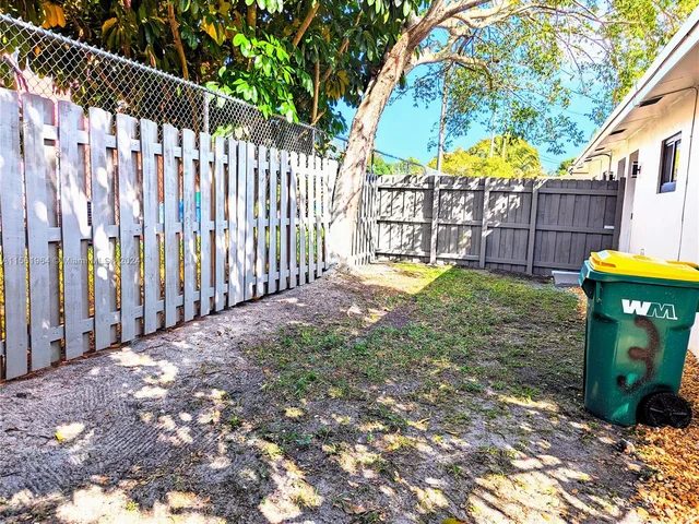 5601 NW 15th St # 3, Lauderhill FL 33313