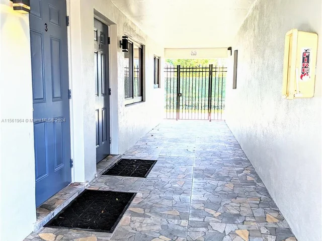 5601 NW 15th St # 3, Lauderhill FL 33313