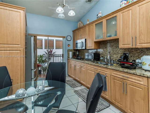 7546 W 20th Ave # 205, Hialeah FL 33016