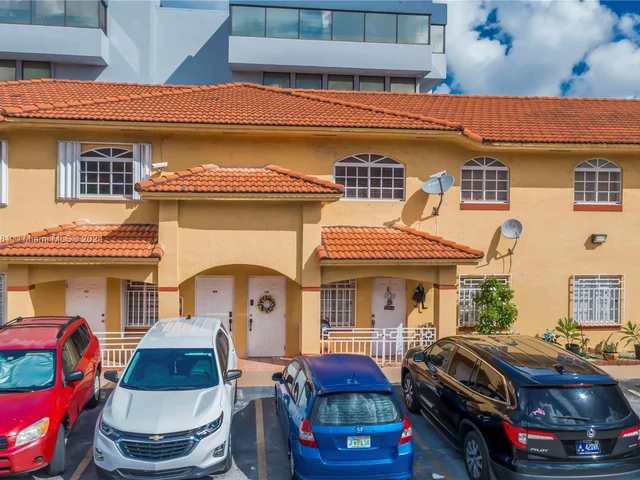 7546 W 20th Ave # 205, Hialeah FL 33016