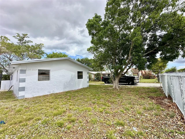 3645 NW 187th St, Miami Gardens FL 33056