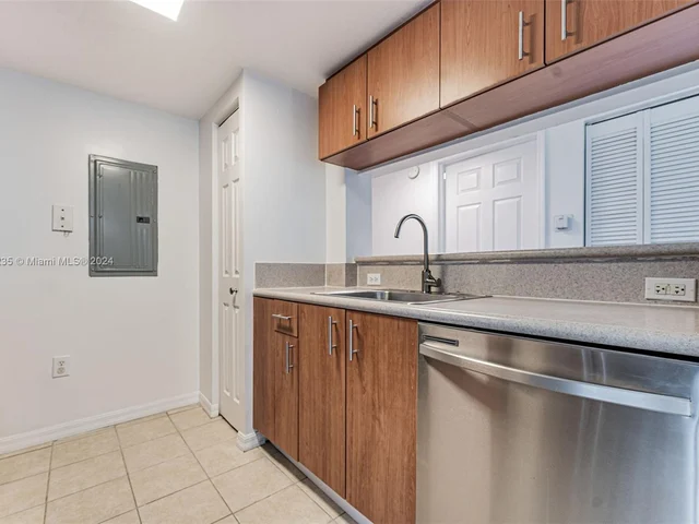 816 NW 11th St # 1103, Miami FL 33136