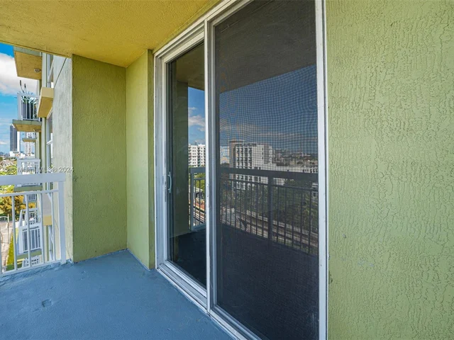 816 NW 11th St # 1103, Miami FL 33136