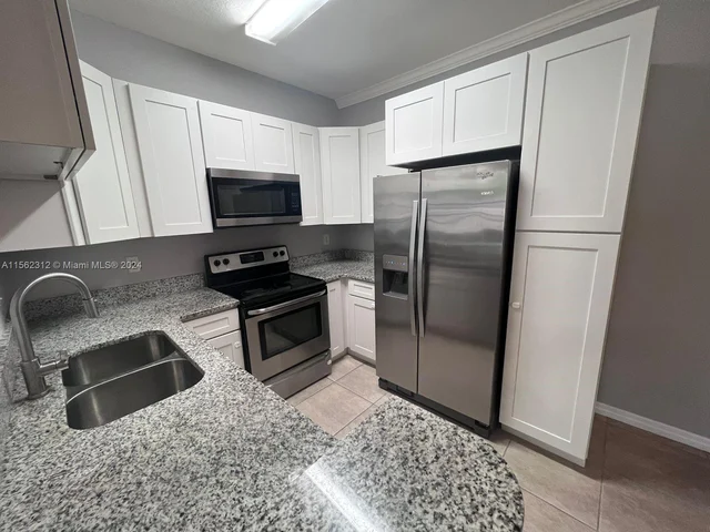 2544 Robert Trent Jones Dr # 825, Orlando FL 32835