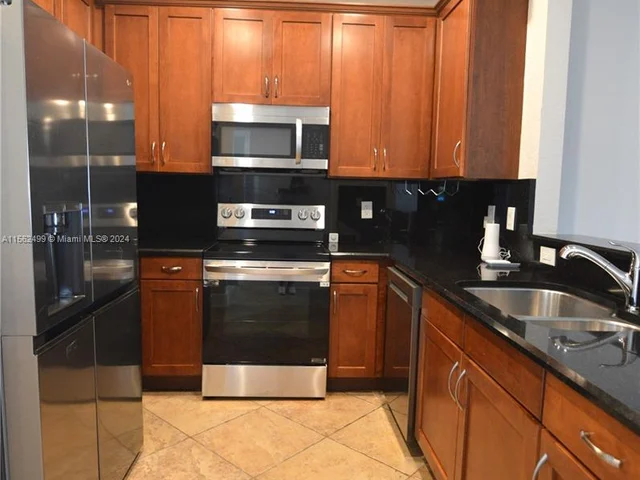 5752 Hampton Hills Blvd, Tamarac FL 33321