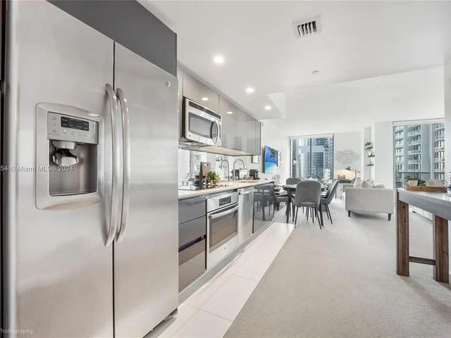 31 SE 6th St # 2703, Miami FL 33131