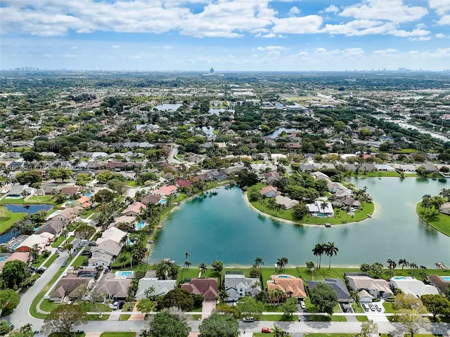 5726 SW 89th Way, Cooper City FL 33328