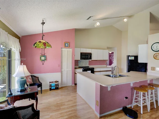 5726 SW 89th Way, Cooper City FL 33328