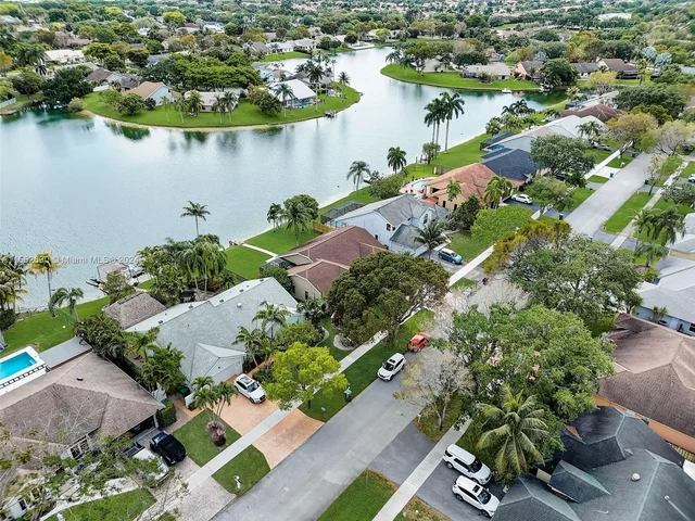 5726 SW 89th Way, Cooper City FL 33328