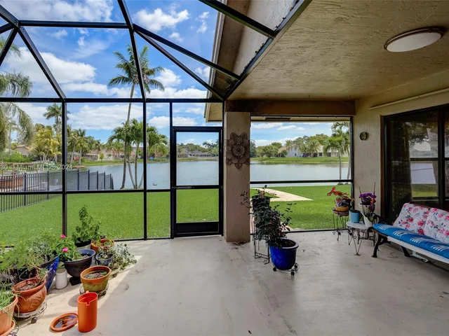 5726 SW 89th Way, Cooper City FL 33328