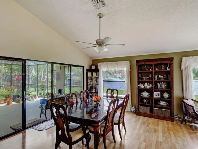 5726 SW 89th Way, Cooper City FL 33328