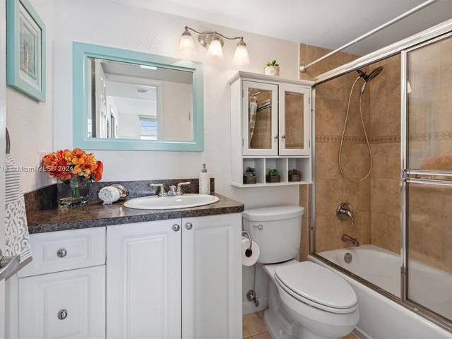 9423 S Hollybrook Lake Dr # 110, Pembroke Pines FL 33025