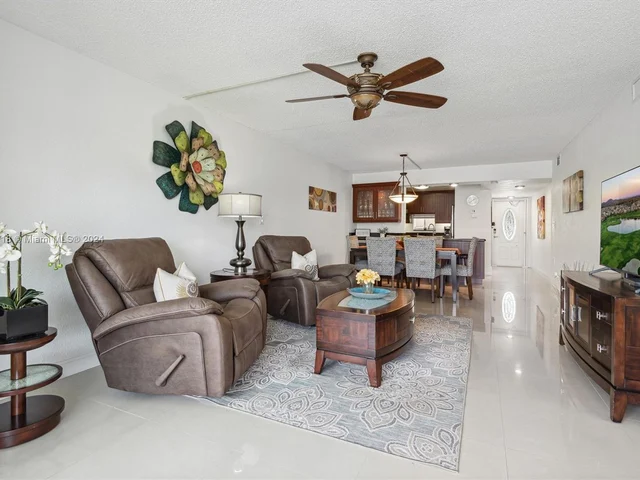 9423 S Hollybrook Lake Dr # 110, Pembroke Pines FL 33025