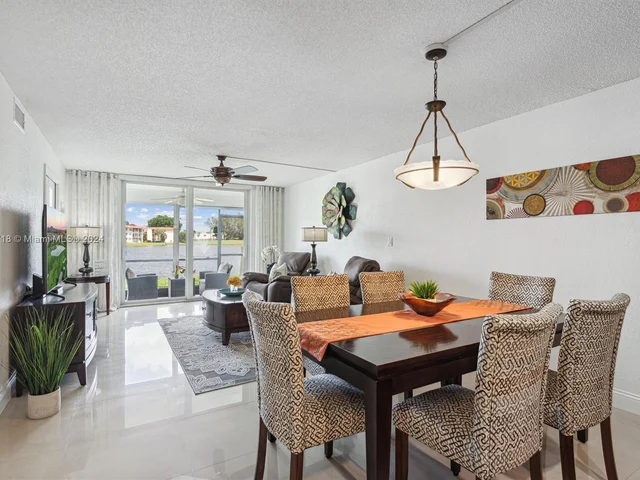 9423 S Hollybrook Lake Dr # 110, Pembroke Pines FL 33025