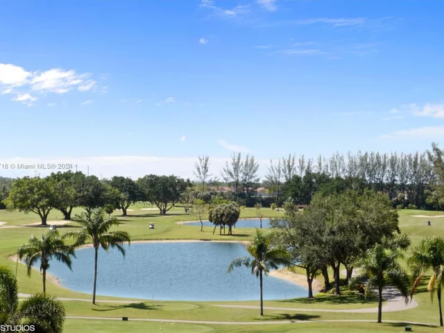 9423 S Hollybrook Lake Dr # 110, Pembroke Pines FL 33025
