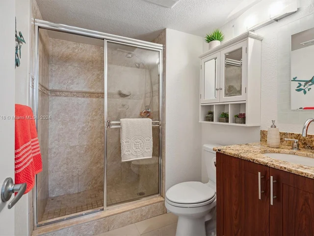 9423 S Hollybrook Lake Dr # 110, Pembroke Pines FL 33025