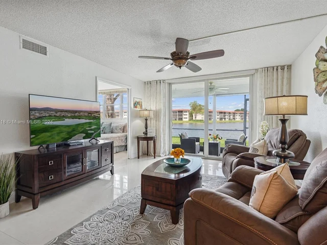 9423 S Hollybrook Lake Dr # 110, Pembroke Pines FL 33025