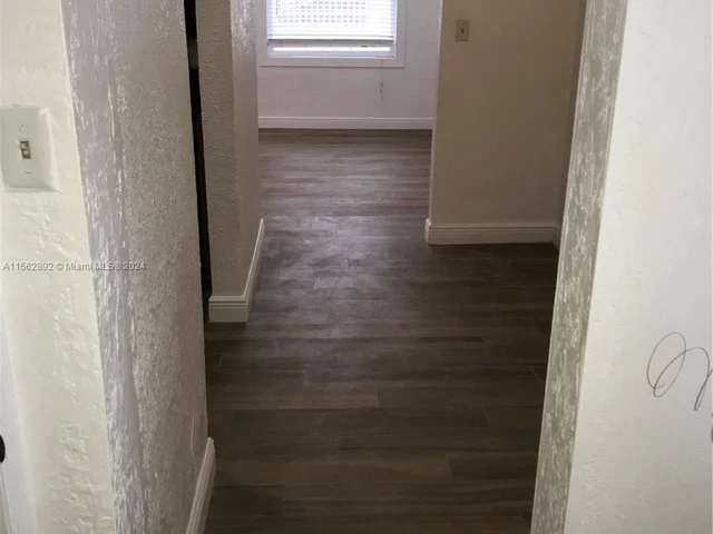 27 SW 55 Ave Rd, Miami FL 33134