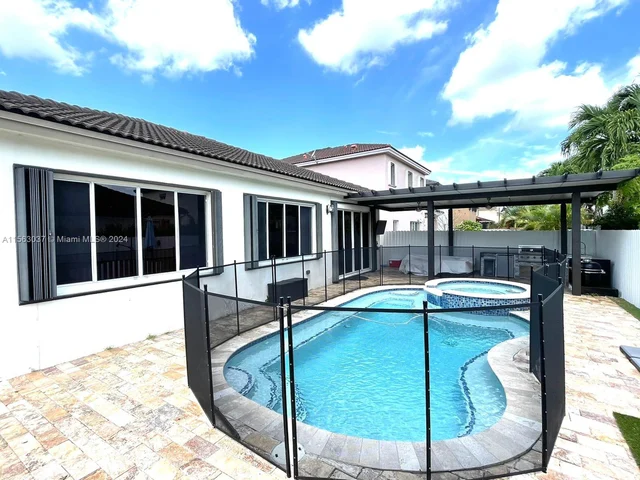 1649 SW 154th Ct, Miami FL 33185