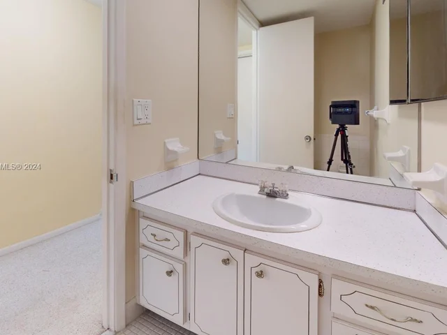 3535 Broken Woods Dr # 303, Coral Springs FL 33065