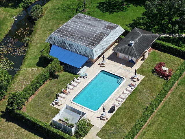 3535 Broken Woods Dr # 303, Coral Springs FL 33065