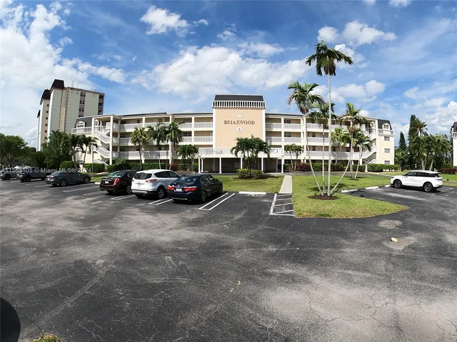 3535 Broken Woods Dr # 303, Coral Springs FL 33065