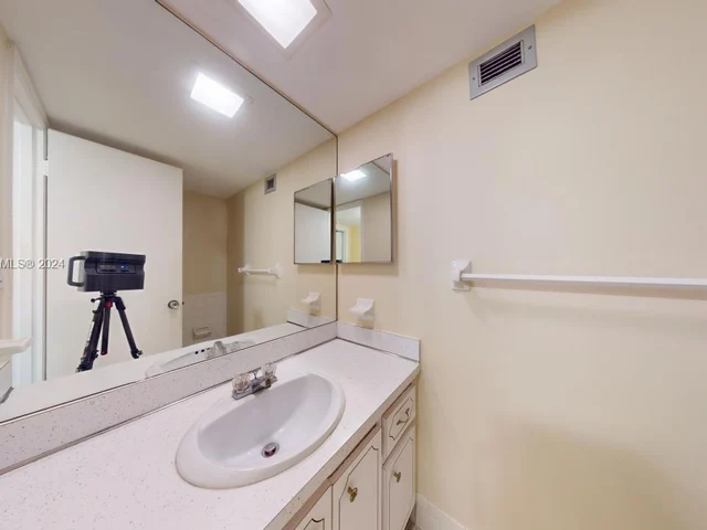 3535 Broken Woods Dr # 303, Coral Springs FL 33065