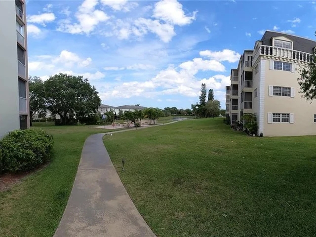 3535 Broken Woods Dr # 303, Coral Springs FL 33065