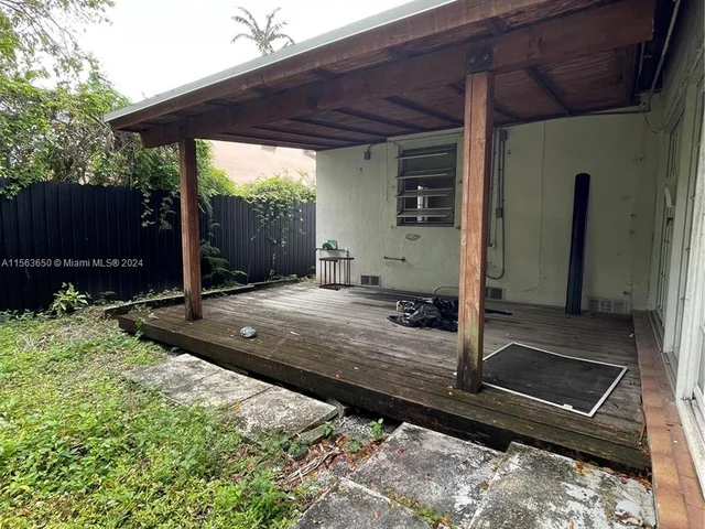 531 NE 55th Ter, Miami FL 33137