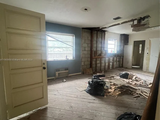 531 NE 55th Ter, Miami FL 33137