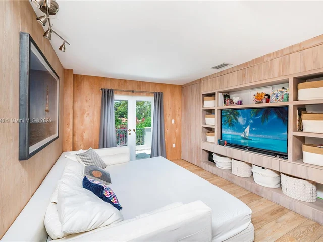 605 Hampton Ln # 0, Key Biscayne FL 33149