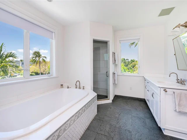 605 Hampton Ln # 0, Key Biscayne FL 33149