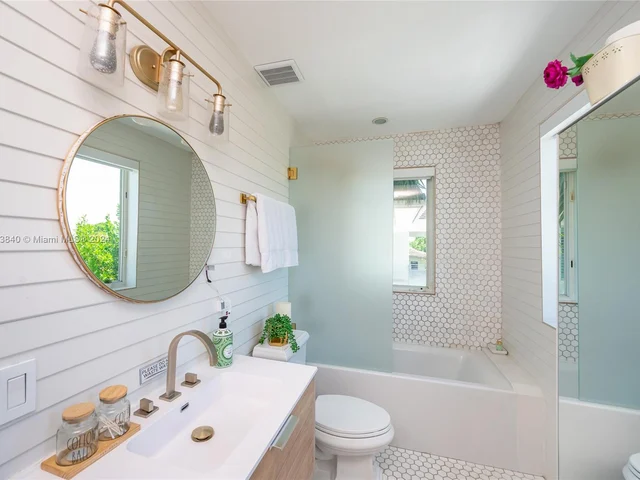 605 Hampton Ln # 0, Key Biscayne FL 33149