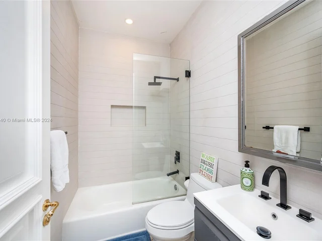 605 Hampton Ln # 0, Key Biscayne FL 33149