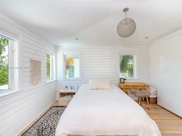 605 Hampton Ln # 0, Key Biscayne FL 33149