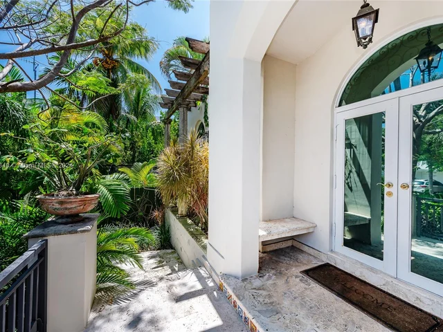 605 Hampton Ln # 0, Key Biscayne FL 33149