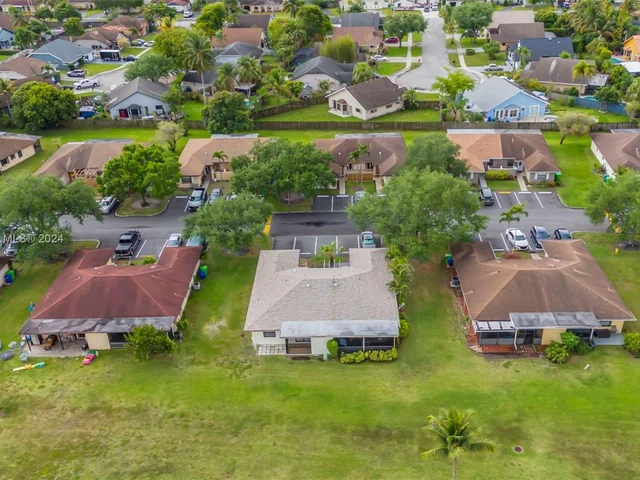 10935 NW 29th Ct, Sunrise FL 33322